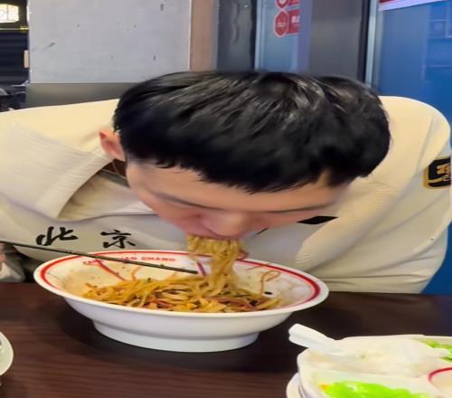 周琦生活vlog：北京小吃第二弹，下次还想看我吃啥