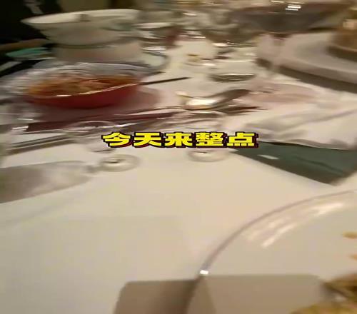 学习中国文化！四川外援尼文哈特喝白酒，这一看酒量就不行啊
