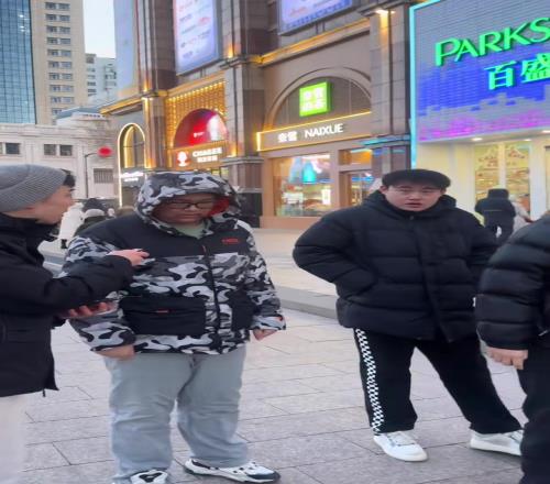 真的假的博主街访年轻人竟然都没看过NBA
