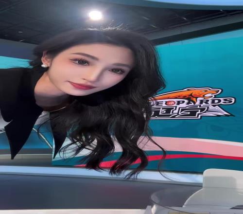 美女主播王羽希：揭秘女主持下半身穿搭