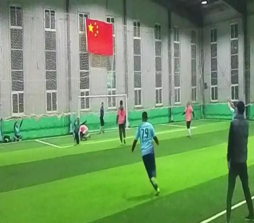 野球场惊现逆天蝎子摆尾，这进球能打几分
