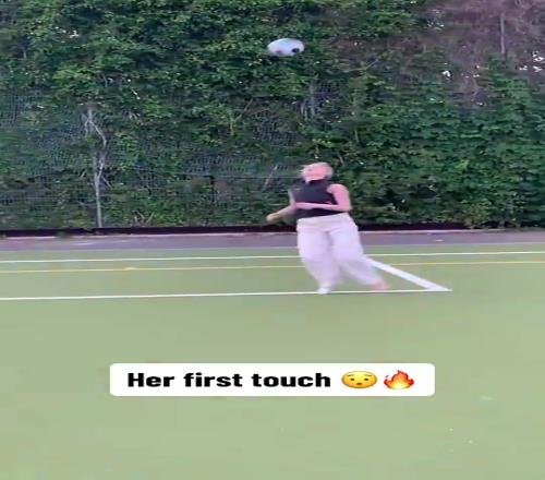 妹纸这停球估计能吊打吧友
