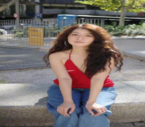 足球美女博主祁芮这葡萄牙球衣看着很有国外的风格啊