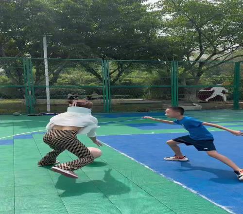 这是人能走出来的步吗小孩哥都看不下去了