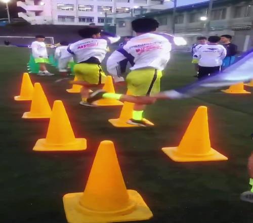这对吗日本足球青训抽象练习项目