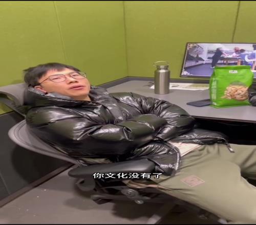 王嘉琪带开心果安慰孔祥宇！孔暴怒：交易就是球队文化没了