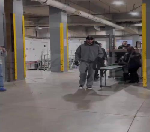 你应该不会被交易吧布克距离太阳队史得分王仅差23分！