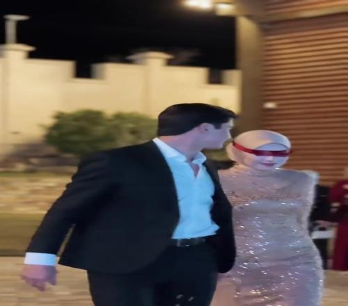 胡桑诺夫未婚妻还要用红带蒙眼！这是一点都不让人看到啊