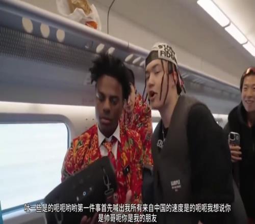 种族天赋拉满！甲亢哥随意说唱竟碾压中国职业Rapper