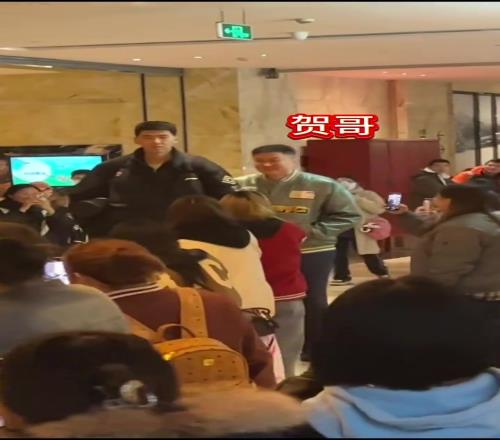 还得是杜导会玩...