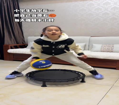 小学生放学课后的坚持！
