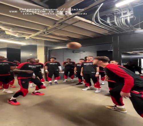 杰伦格林和申京关系这么好，球迷们就不要吵来吵去了