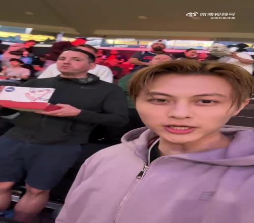 梦幻联动！演员歌手邱勝翊现场观战快船