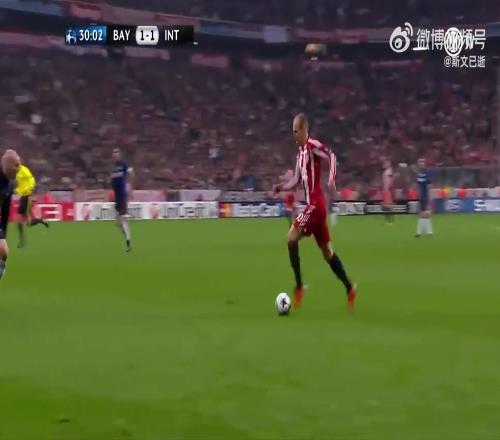 穆勒式进球！2011对国米鬼魅杀出挑射