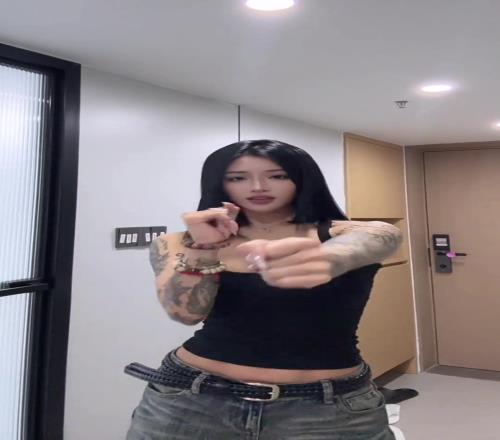 李添荣女友卡点舞，跳的针不戳