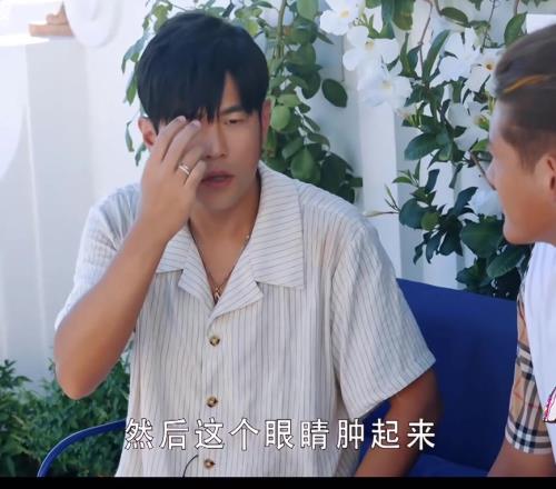 周杰伦：其实我之前打篮球的但眼睛受伤了就没办法参加活动