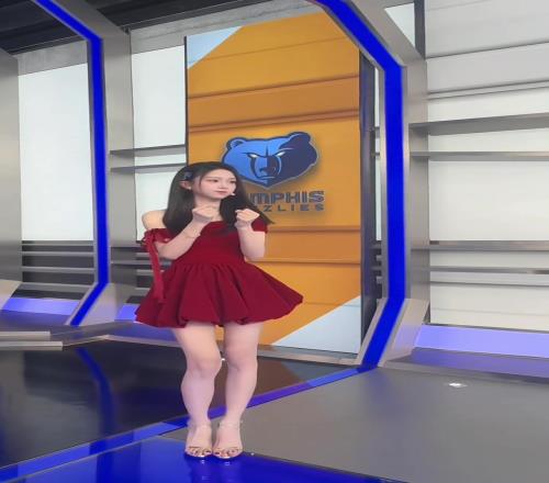 女主播辰辰：恭喜勇士突破附加赛魔咒！希望莫兰特没有大碍！