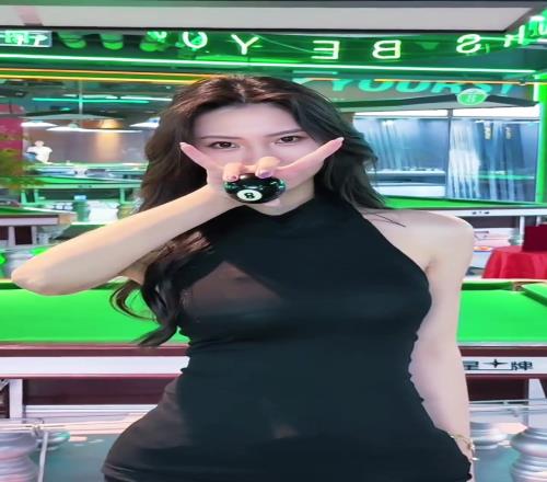 野球手平常心女友，一米七的身高这身材顶啊！