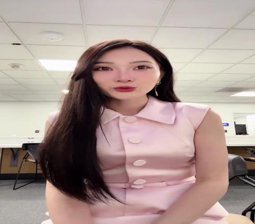 这大眼睛美女记者孟超评雷熊系列赛：两场大胜，还有悬念吗