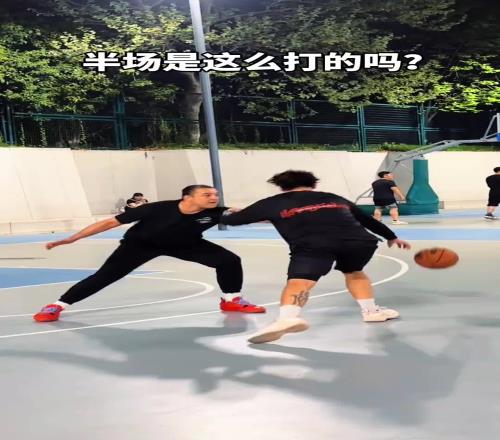 退役后的西热力江在野球场上依然是个大杀器