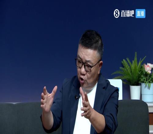董路批久尔杰维奇下半场换人调整：孩子死了，奶妈来了！