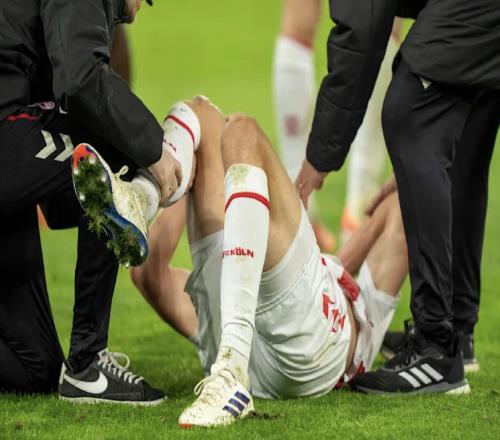 在对阵多特时科隆球员许伯斯右膝重伤，预计将伤缺数月