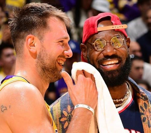 49分11板8助！就在今天，2项前无古人的NBA纪录被东契奇达成了