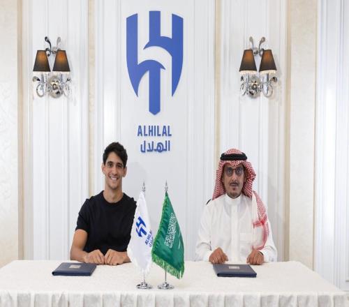 官方：利雅得新月与门将布努续约至2028年