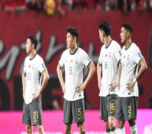 韩媒：中国男足没有脑子，靠送礼进国家队，只对钱感兴趣