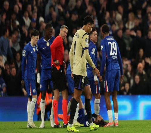 还是没吸取教训，阿劳霍两年半内第四次染红