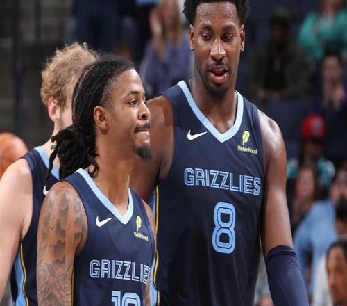 10战9败，球队老大摆烂，球队基石又选错人！你们还是趁早重建吧