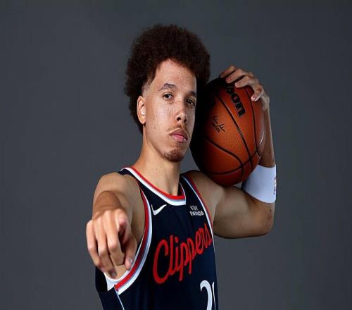 组织和串联能力相当不错，快船第三阵容中还隐藏着一个小保罗