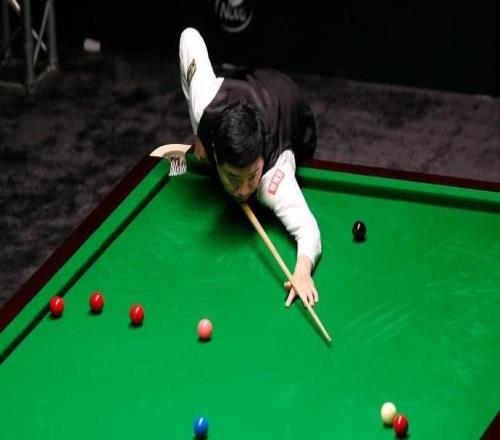 斯诺克沙特大师赛：丁俊晖5-2马奎尔，特鲁姆普出局
