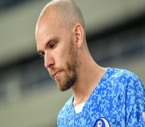 令人唏嘘：中超2大名将惨遭欠薪，曾是城市英雄，3年1分钱没拿到