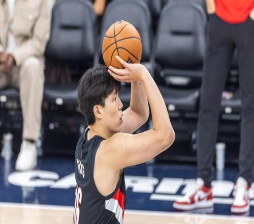 凌晨1点！开拓者官宣，杨瀚森离队，下放至下属球队，管不住嘴