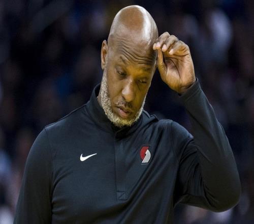 开拓者总经理：调查进行期间，任何人都不应该试图联系比卢普斯