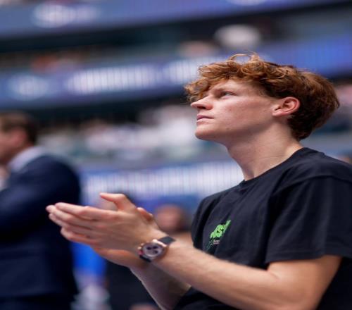 辛纳退出戴杯遭批被金钱支配忘记初心，名宿回怼，退赛是他的自由