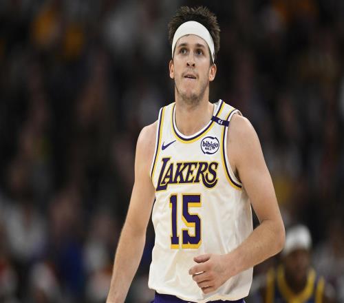 里夫斯成为历史首位单场50+8+8，真实命中率超80%的球员