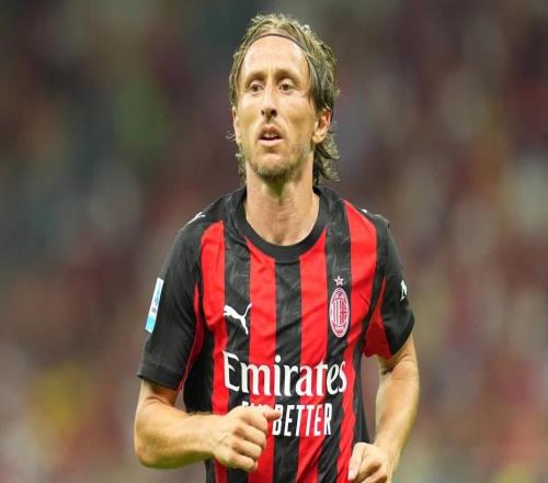 莫德里奇本赛季完成748次触球559次成功传球，均为意甲第一