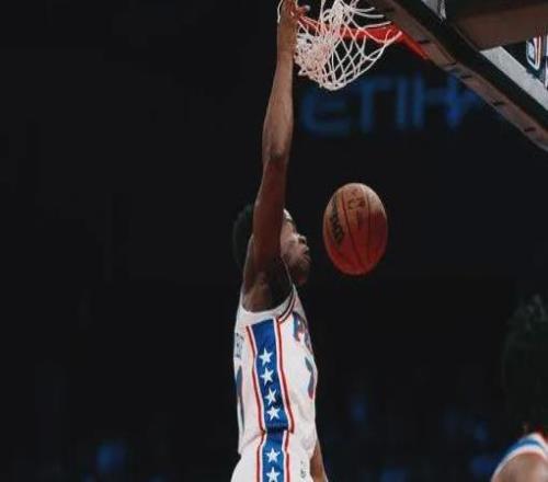 天赋！76人官方晒埃奇库姆比赛炸裂扣篮瞬间