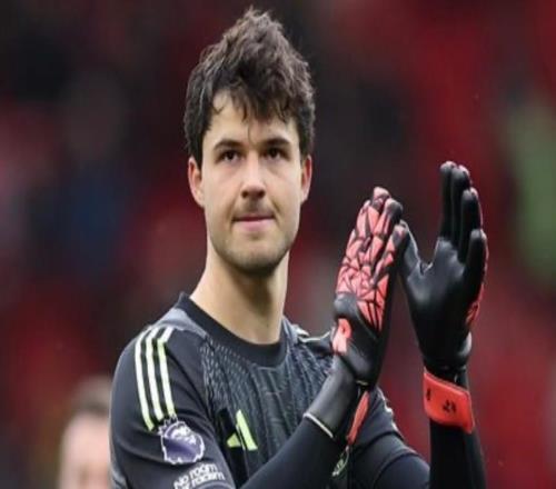 记者：拉门斯搬进了新家，主动要求在休息日去卡灵顿加练