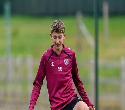 邮报：参观曼市双雄青训设施后，15岁小将麦克米金决定去曼城