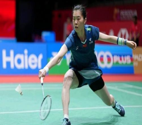 高昉洁1-2惨遭安洗莹逆转，后者晋级法国赛四强对阵陈雨菲