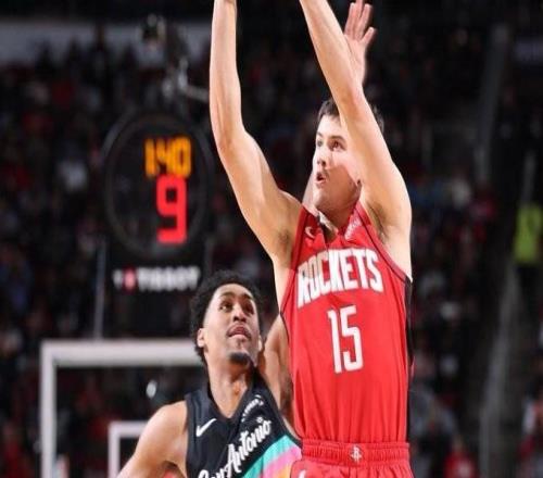 谢天谢地谢泼德，谢泼德末节砍12分率队逆转，马刺全队仅14分