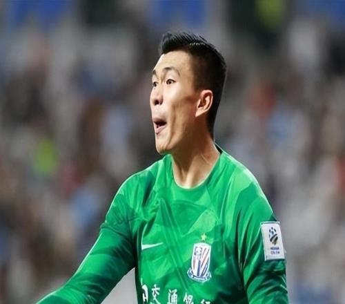 身高近2米！27岁范志毅女婿首进国足，新赛季或回归申花+晋升主力
