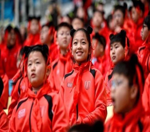 成都中超主场收官战：赛场燃激情，城市展温情