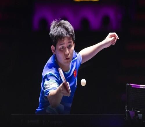 林诗栋3-0战胜韩国选手吴晙诚，晋级八强对阵林德