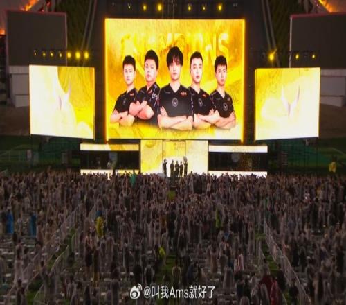 Ams看XG夺冠：恭喜XG！现场的观众总算没有白淋雨呀！
