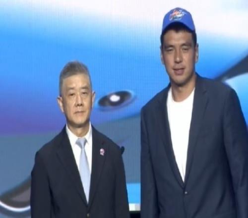 大杀器！四川新秀杨文学出战32分钟投篮11中10得到24分7板8助3帽