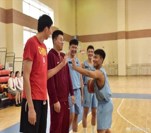 张镇麟走进西安校园指导中学生：未来是你们的加油